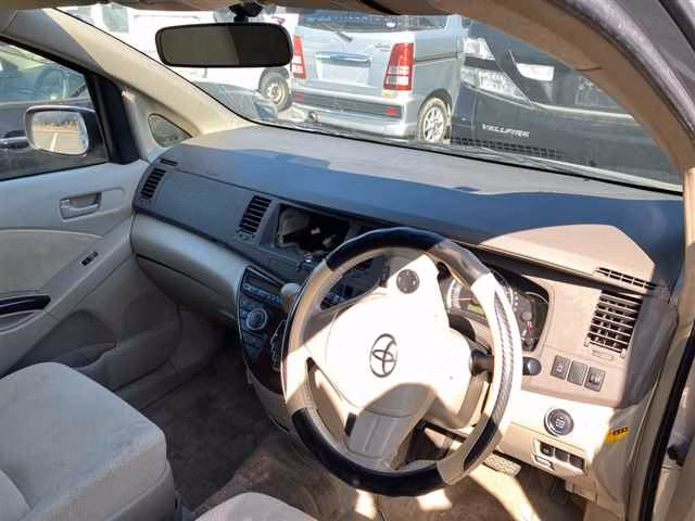 TOYOTA ISIS