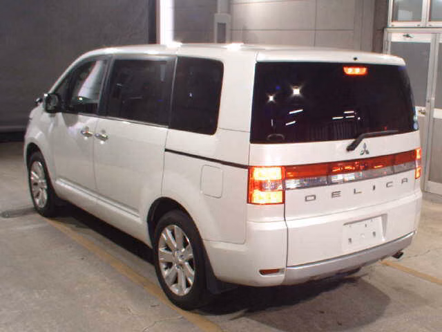MITSUBISHI DELICA D:5