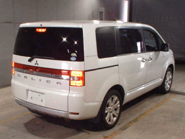 MITSUBISHI DELICA D:5