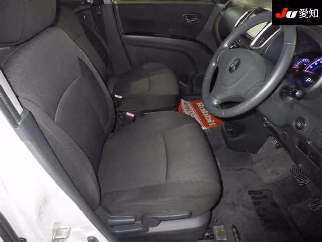 MITSUBISHI DELICA D:2