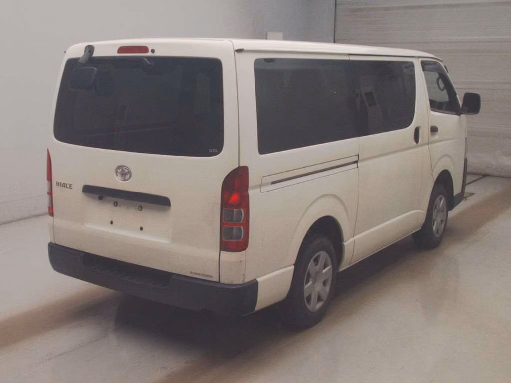 TOYOTA REGIUS ACE