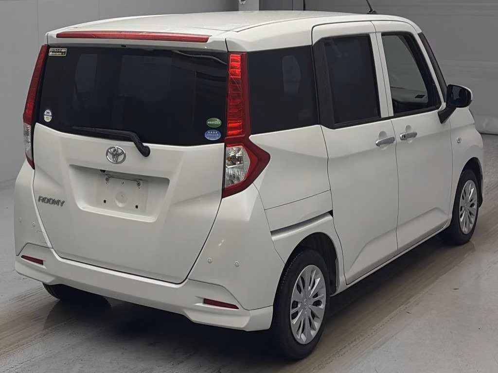 TOYOTA ROOMY