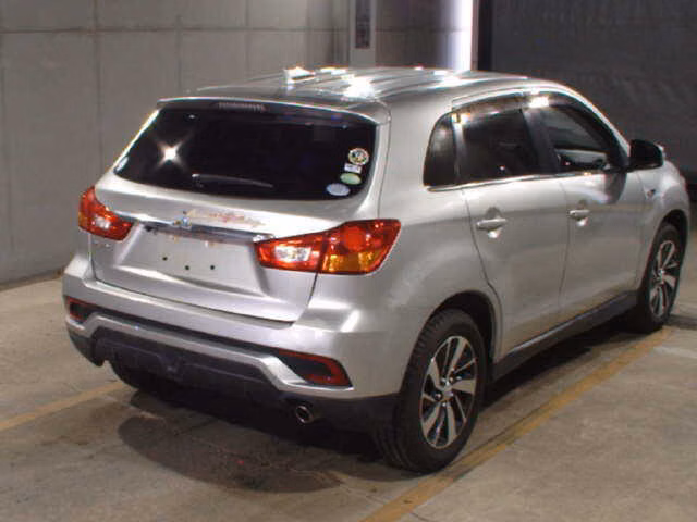 MITSUBISHI RVR