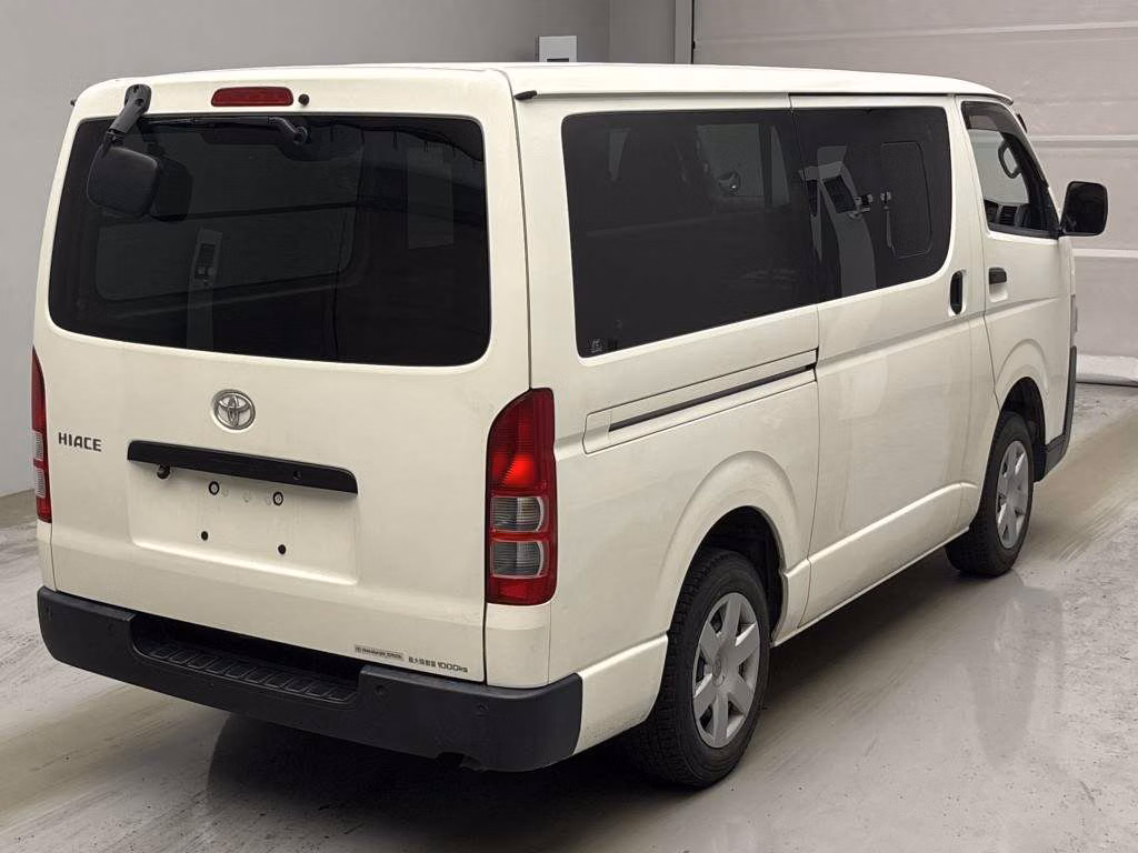 TOYOTA REGIUS ACE