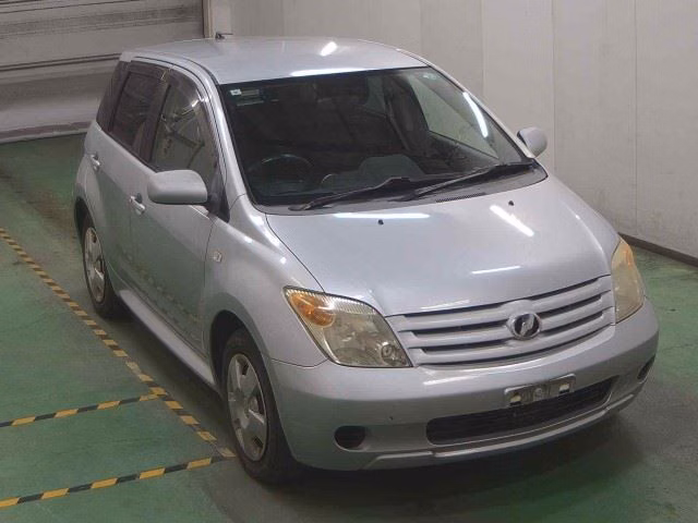 TOYOTA IST