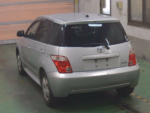 TOYOTA IST