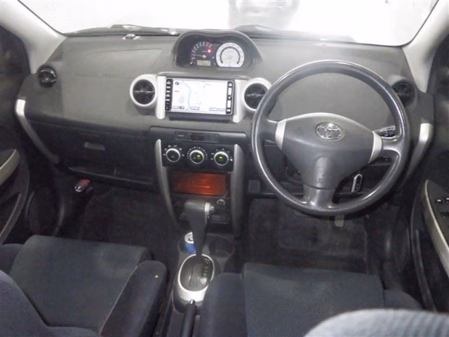 TOYOTA IST