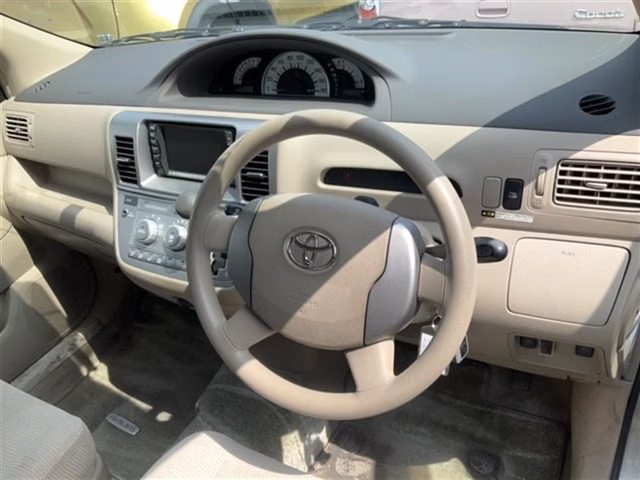 TOYOTA RAUM