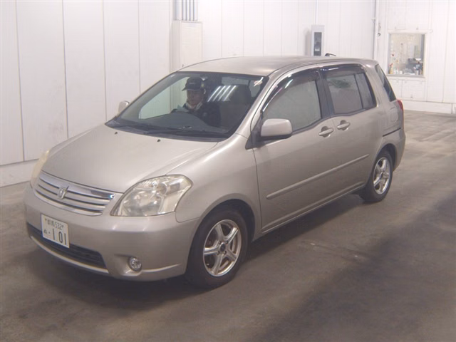 TOYOTA RAUM