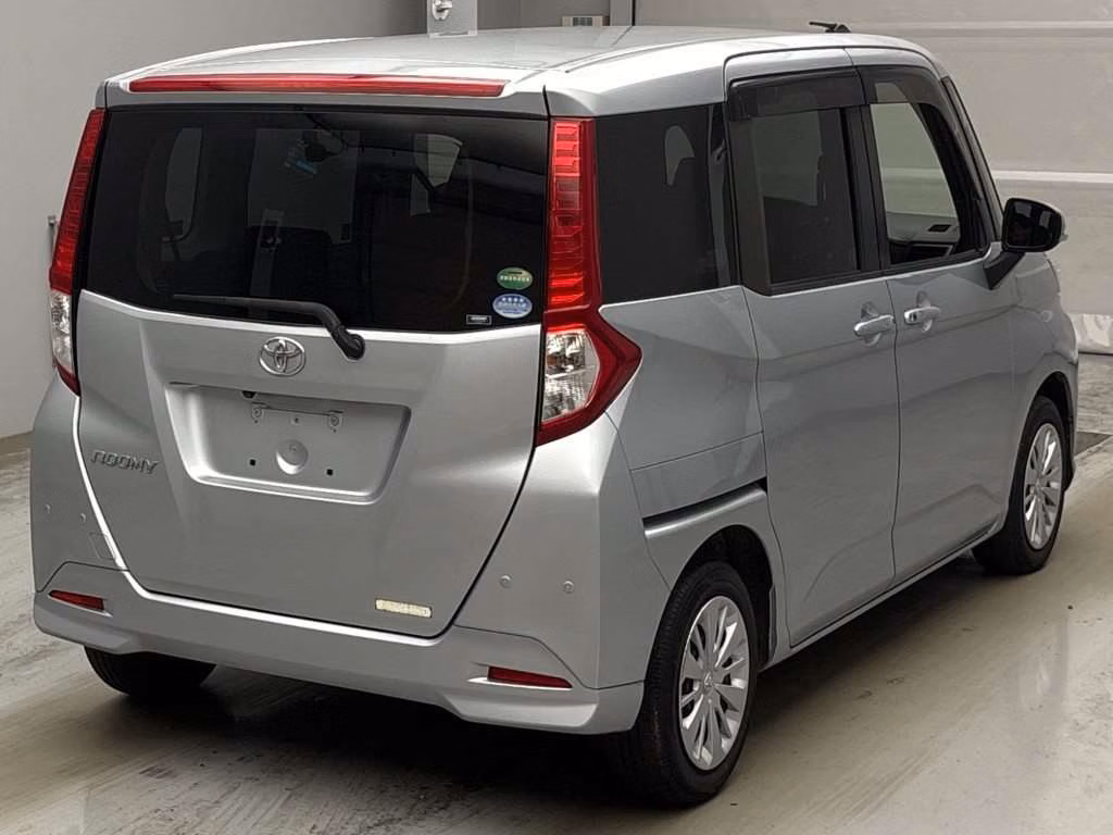 TOYOTA ROOMY