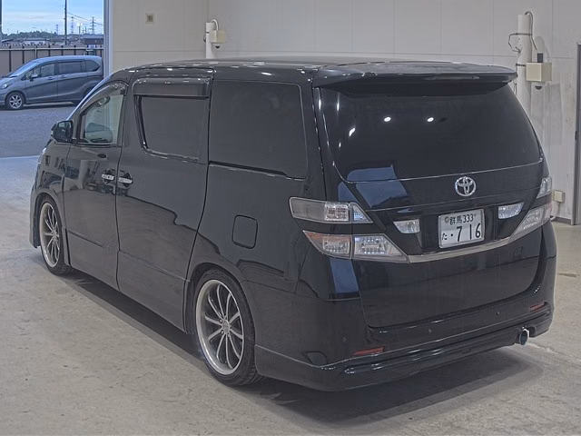 TOYOTA VELLFIRE