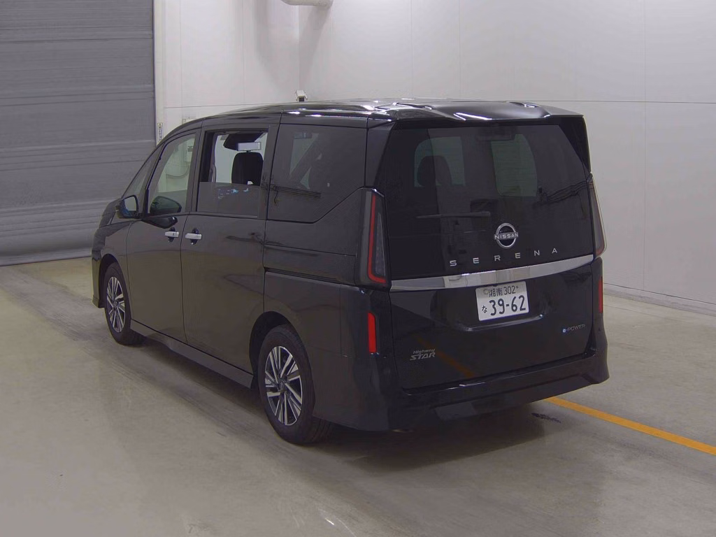 NISSAN SERENA