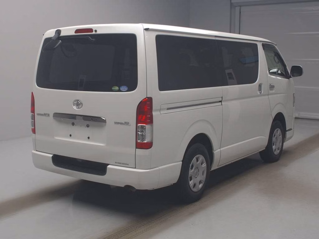 TOYOTA REGIUS ACE