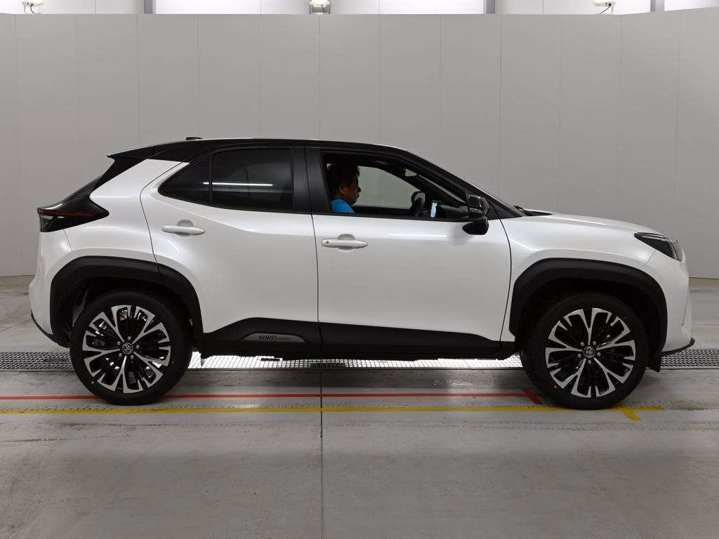TOYOTA YARIS CROSS