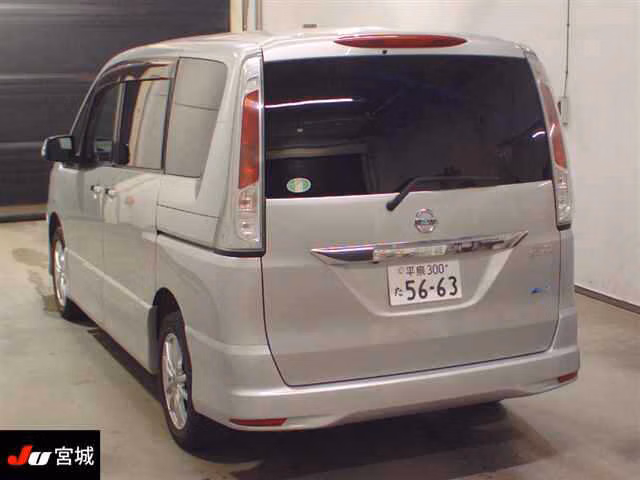 NISSAN SERENA