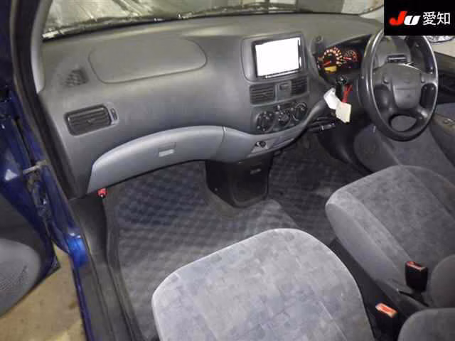 TOYOTA RAUM