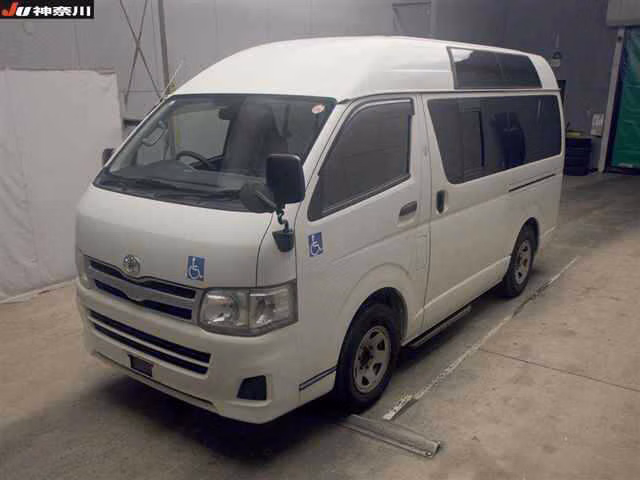 TOYOTA REGIUS ACE