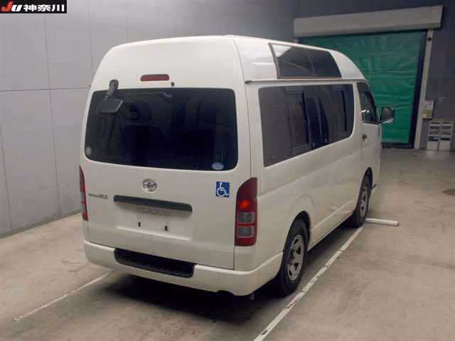 TOYOTA REGIUS ACE
