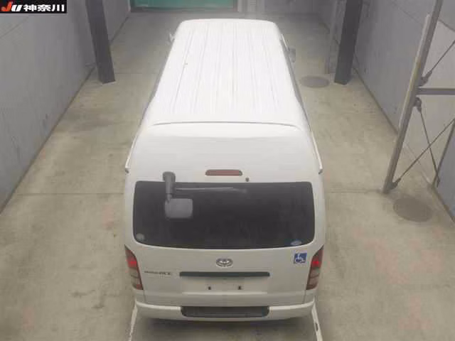 TOYOTA REGIUS ACE
