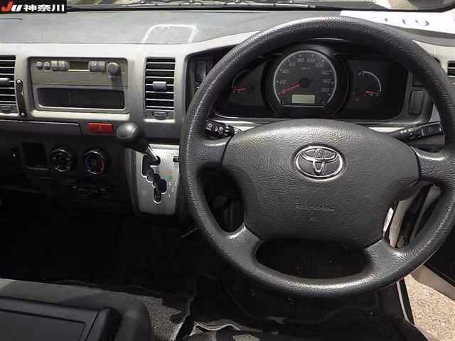 TOYOTA REGIUS ACE