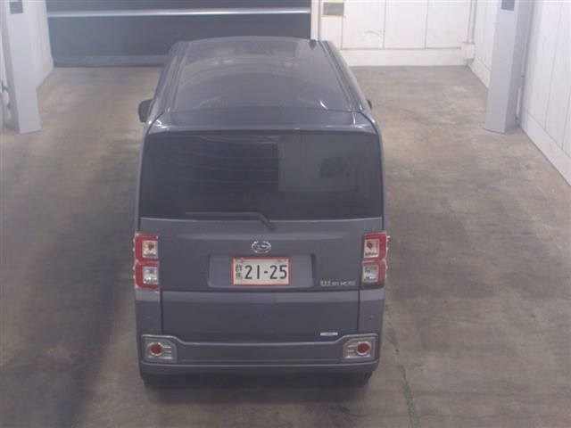 DAIHATSU WAKE