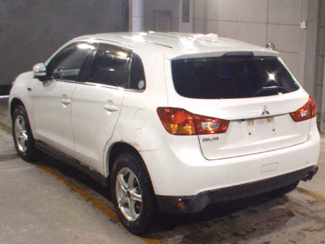 MITSUBISHI RVR