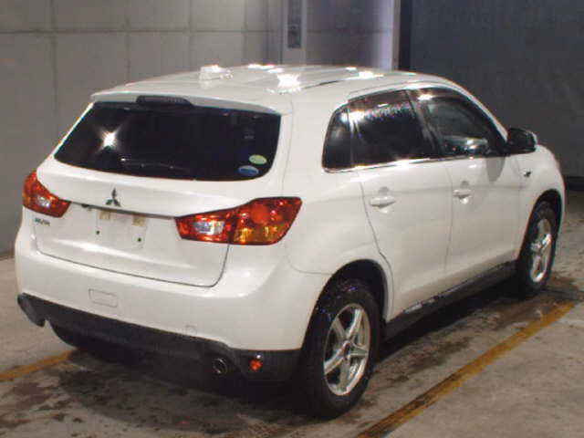 MITSUBISHI RVR
