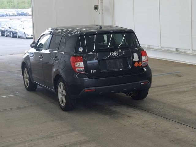 TOYOTA IST