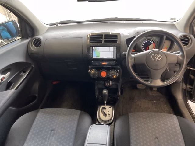 TOYOTA IST