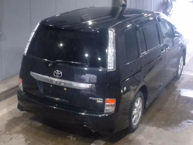 TOYOTA ISIS