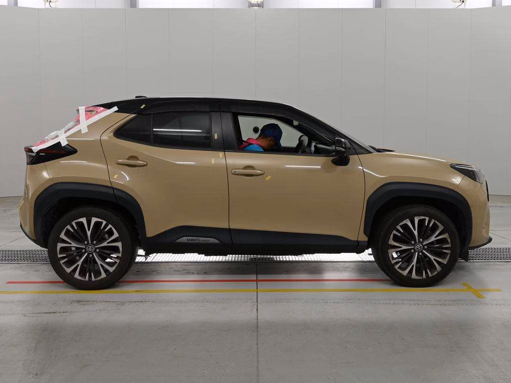 TOYOTA YARIS CROSS