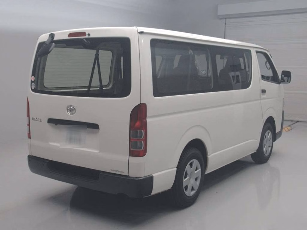 TOYOTA REGIUS ACE