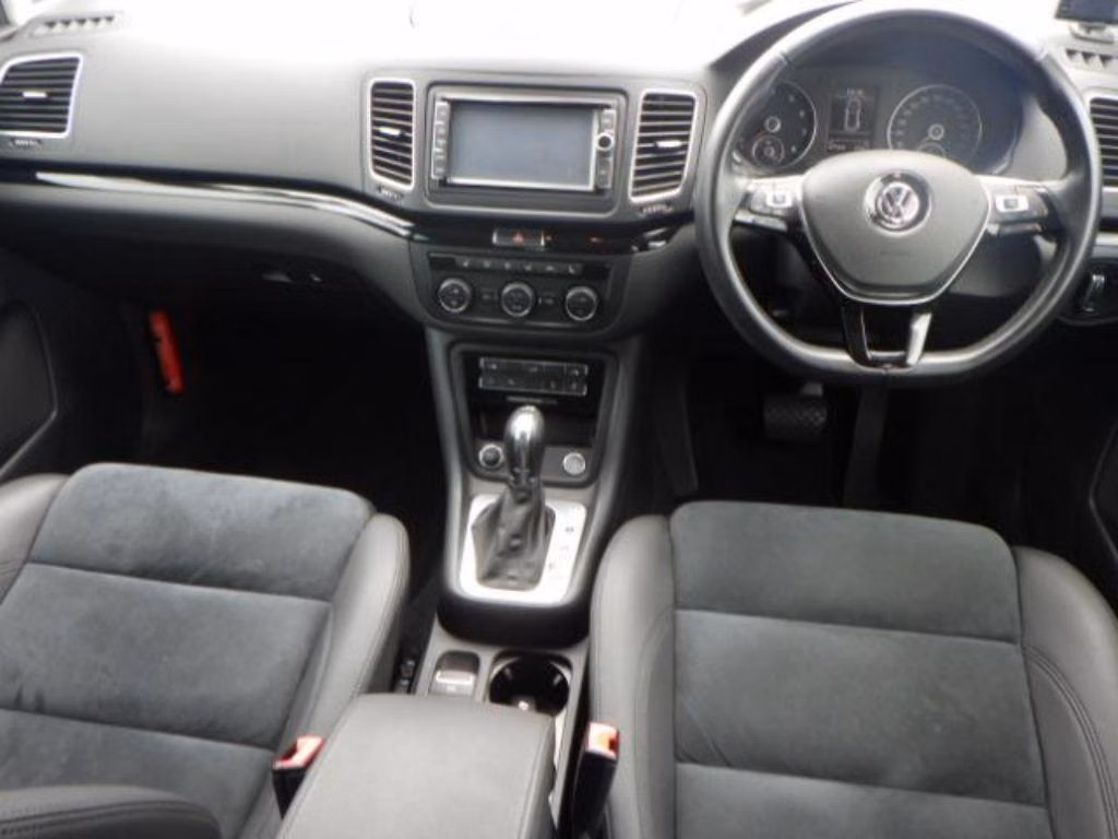 VOLKSWAGEN SHARAN