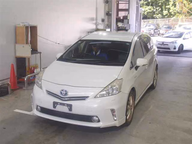 TOYOTA PRIUS ALPHA