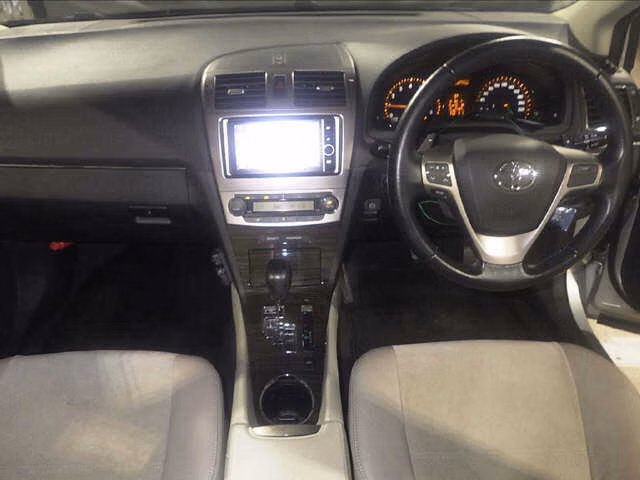 TOYOTA AVENSIS
