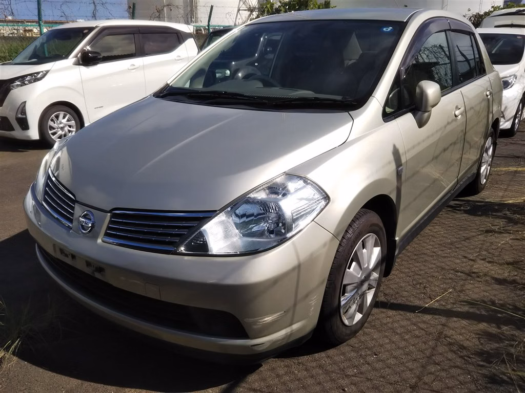 NISSAN TIIDA LATIO
