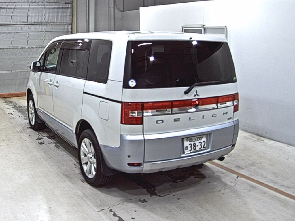 MITSUBISHI DELICA D:5