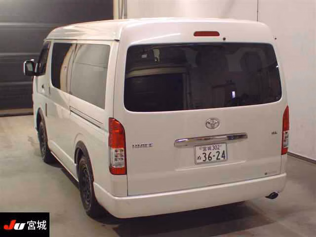 TOYOTA HIACE