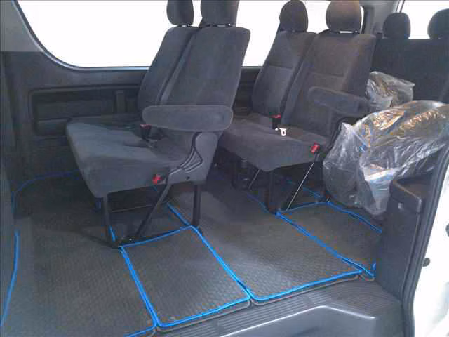 TOYOTA HIACE