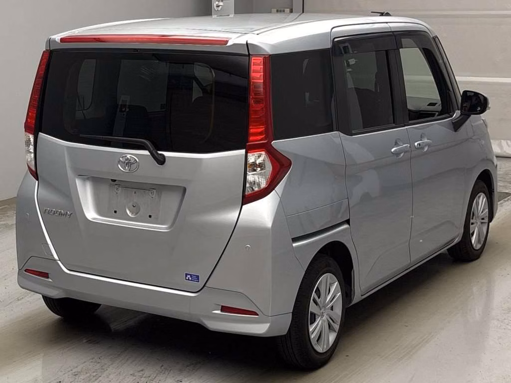 TOYOTA ROOMY