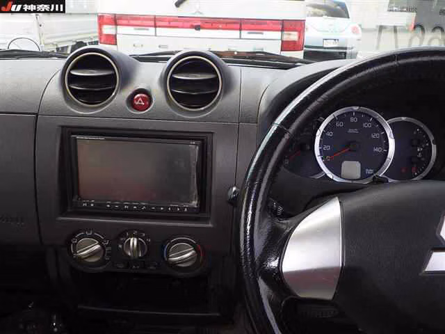 MITSUBISHI PAJERO MINI