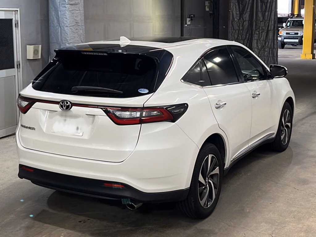 TOYOTA HARRIER