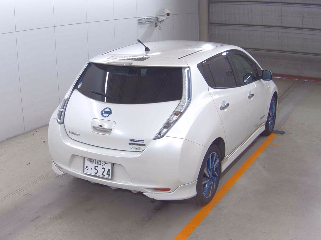 NISSAN LEAF