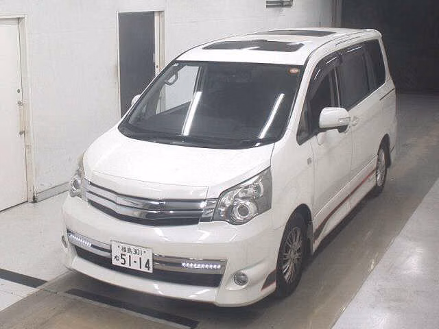 TOYOTA NOAH