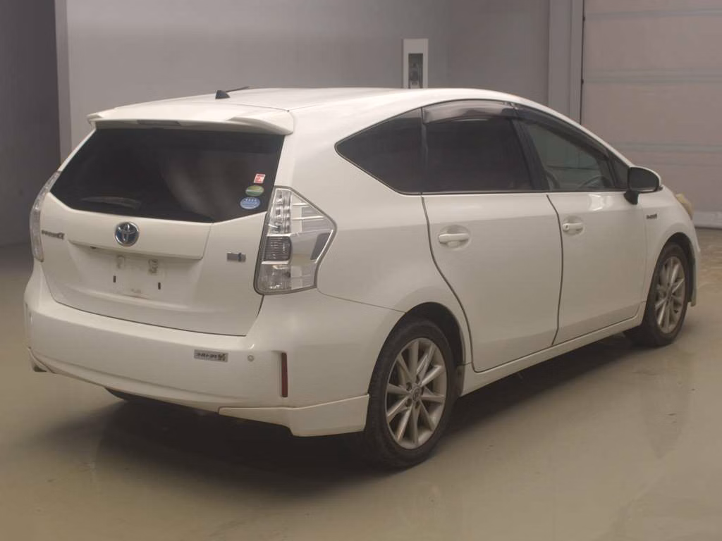 TOYOTA PRIUS ALPHA