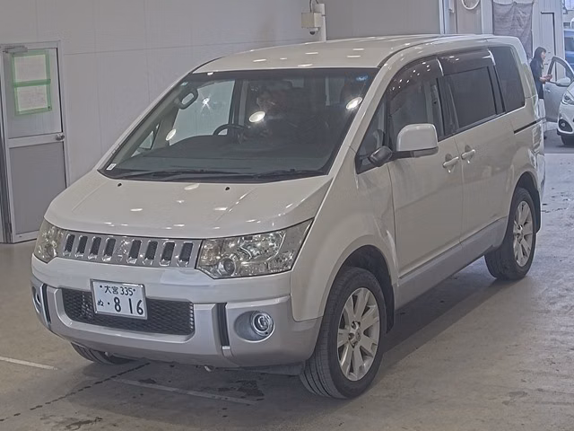 MITSUBISHI DELICA D:5