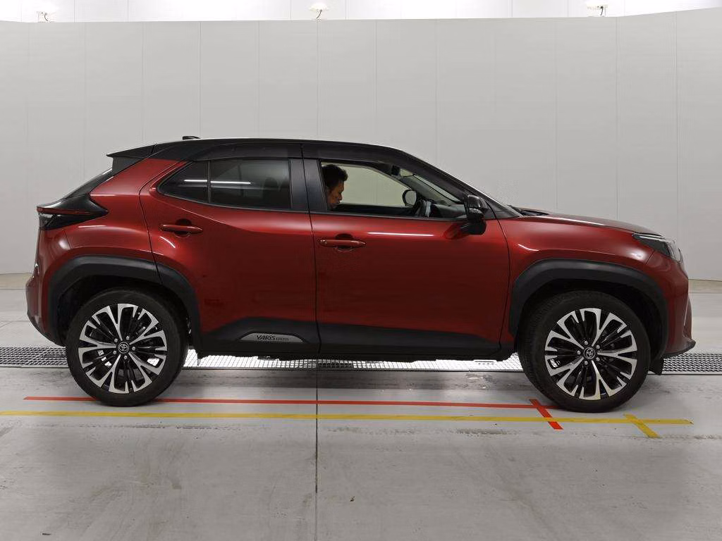 TOYOTA YARIS CROSS