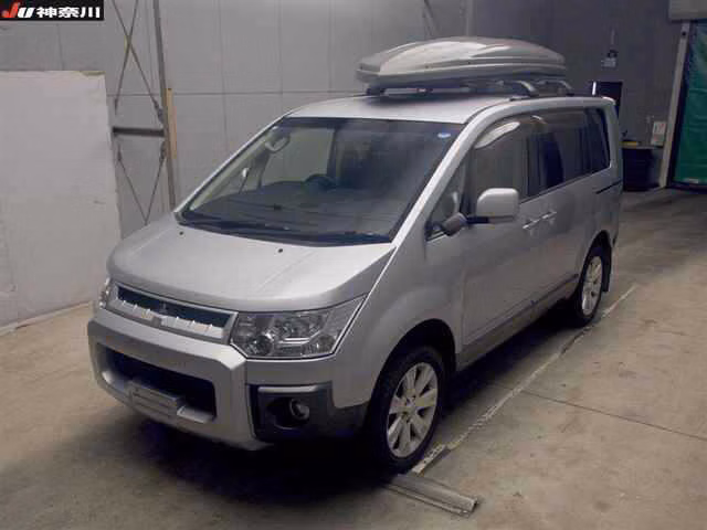 MITSUBISHI DELICA D:5