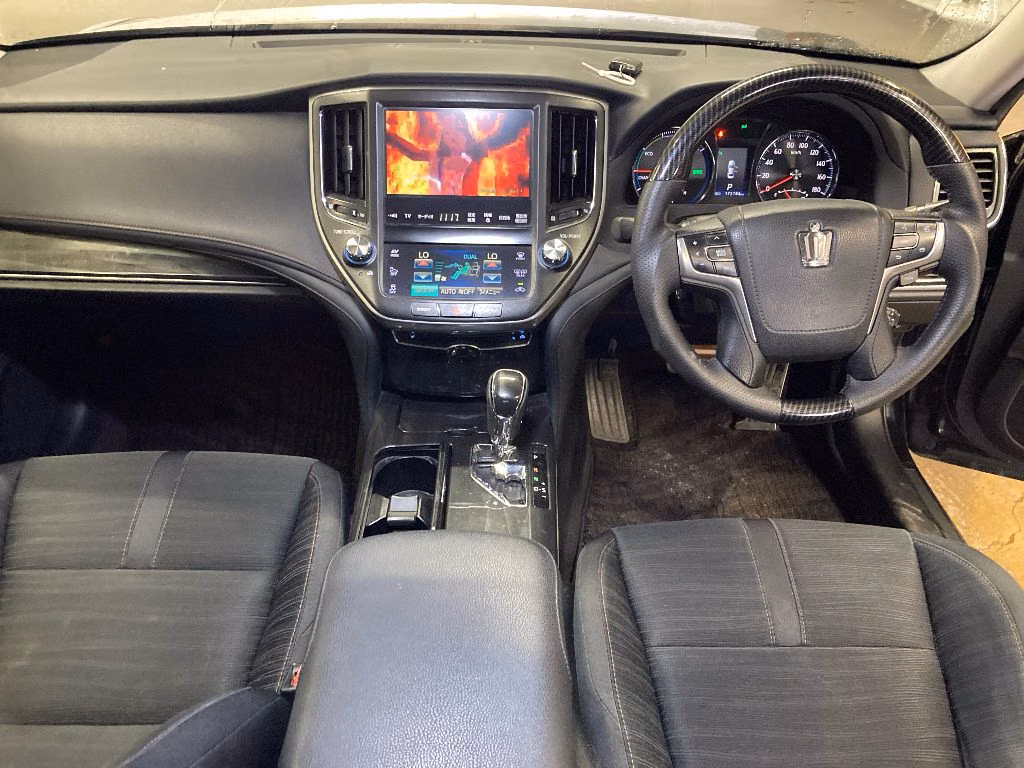 TOYOTA CROWN
