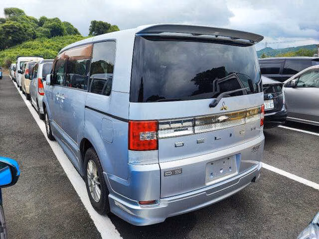 MITSUBISHI DELICA D:5